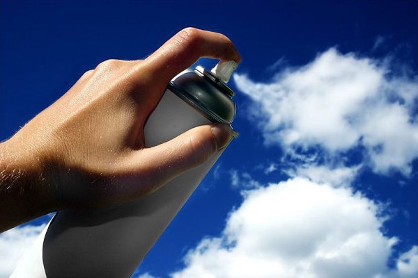 optical illusions spray can