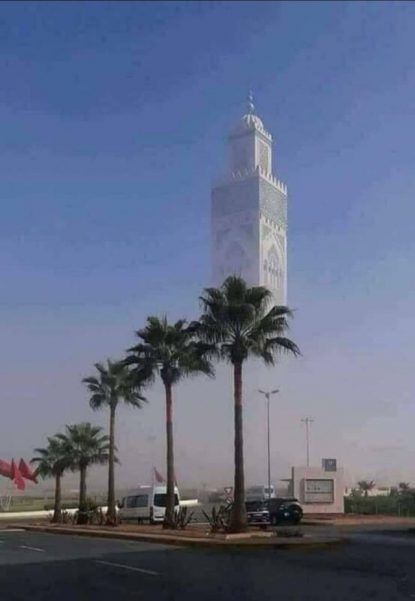 optical illusions flying tower 